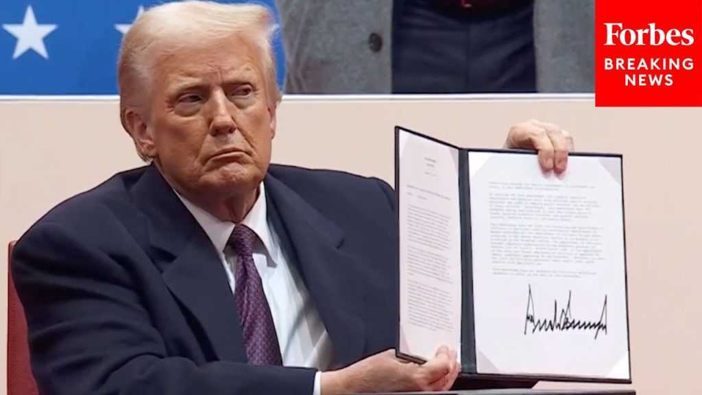 BREAKING NEWS: Trump Signs Executive Order After Executive Order—Each Read Out—At Inaugural Parade BREAKING NEWS: Trump Signs Executive Order After Executive Order—Each Read Out—At Inaugural Parade